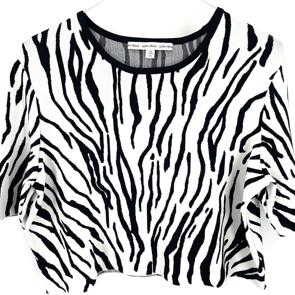 & Other Stories Zebra Print Heavy Short Sleeve Boxy Crop Crewneck Sweater - Picture 3 of 6